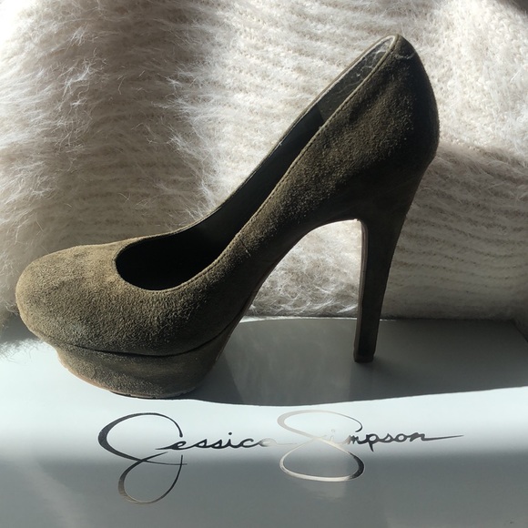 Jessica Simpson Sued Heels - Picture 2 of 4